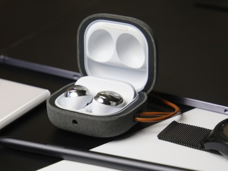 Photo Wireless earbuds